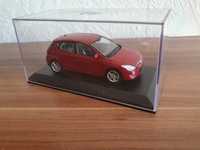 Hyundai i30 skala wiekszy od 1:43   wersja dealerska