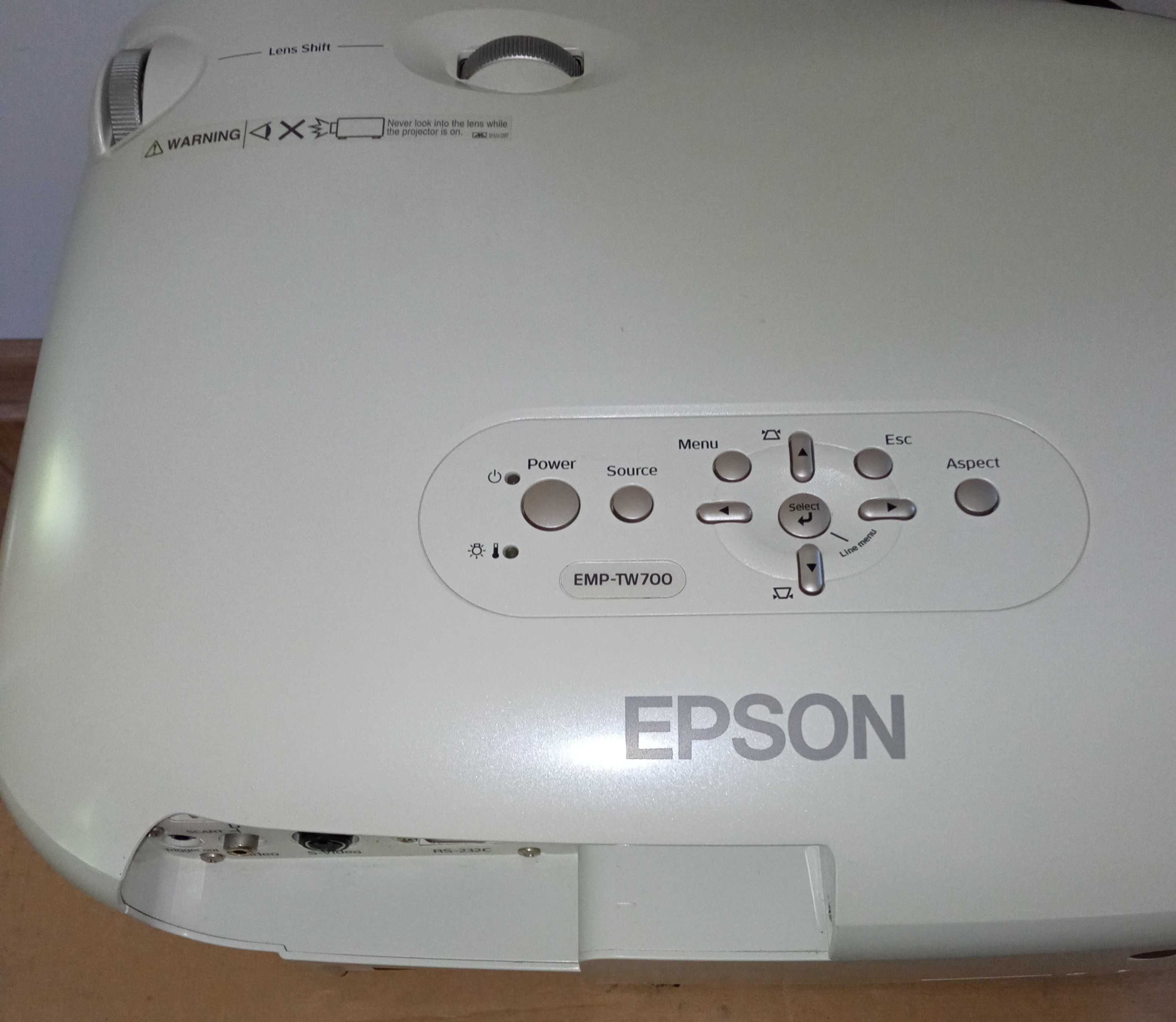 Epson EMP-TW700 projektor HD 3LCD hdmi