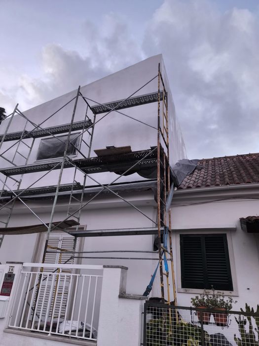 Pinturas de portas e roda pés