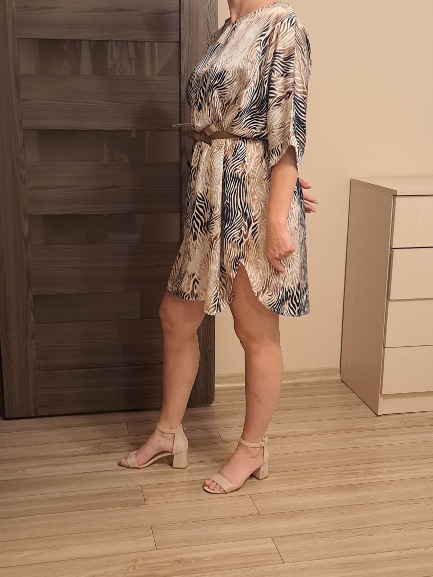 Wzorzysta sukienka