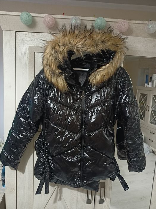 Czarna błyszczą kurtka puchowa oversize
