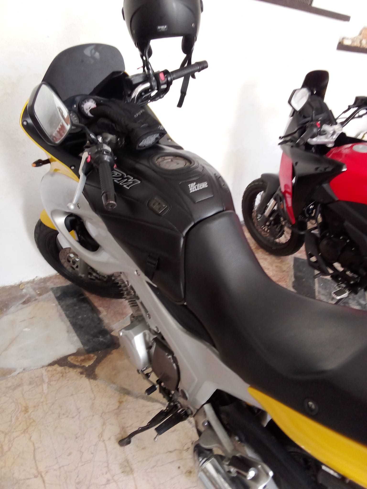 Mota Yamaha TDM 850 (4TX)
