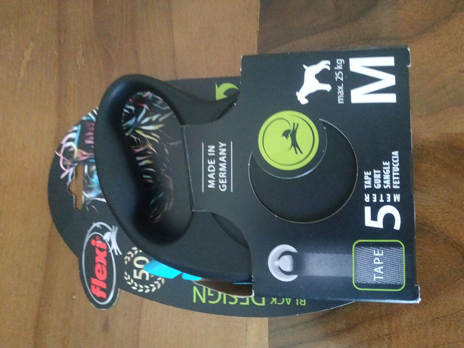 Повідець -Рулетка Flexi Black Design Стрічка  для ваги від 8 до 50 кг.