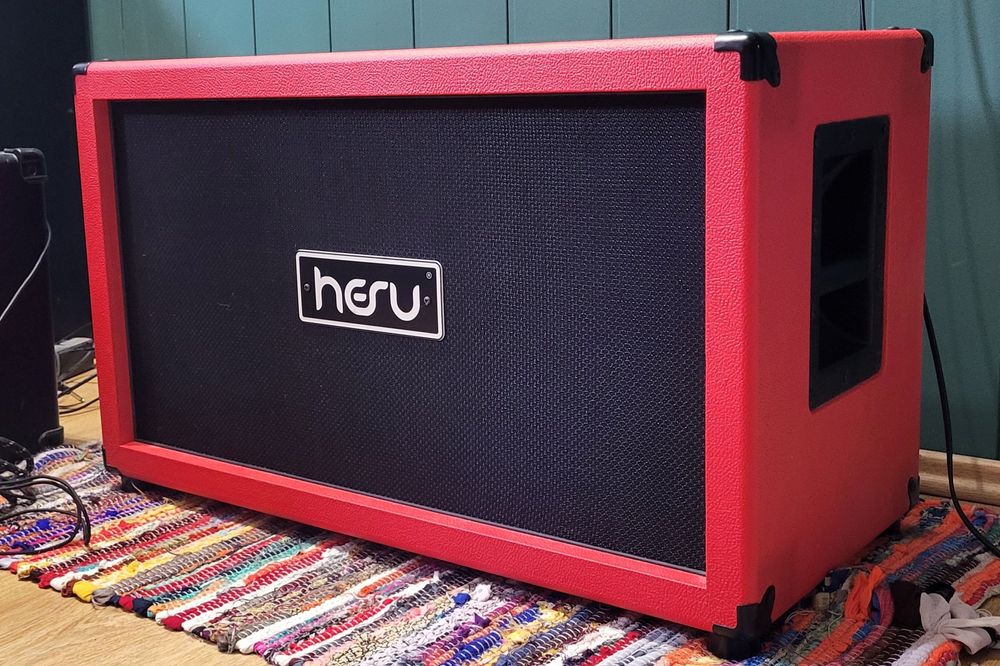 Kolumna gitarowa Hesu M212 Demon 2x12 Custom czerwona