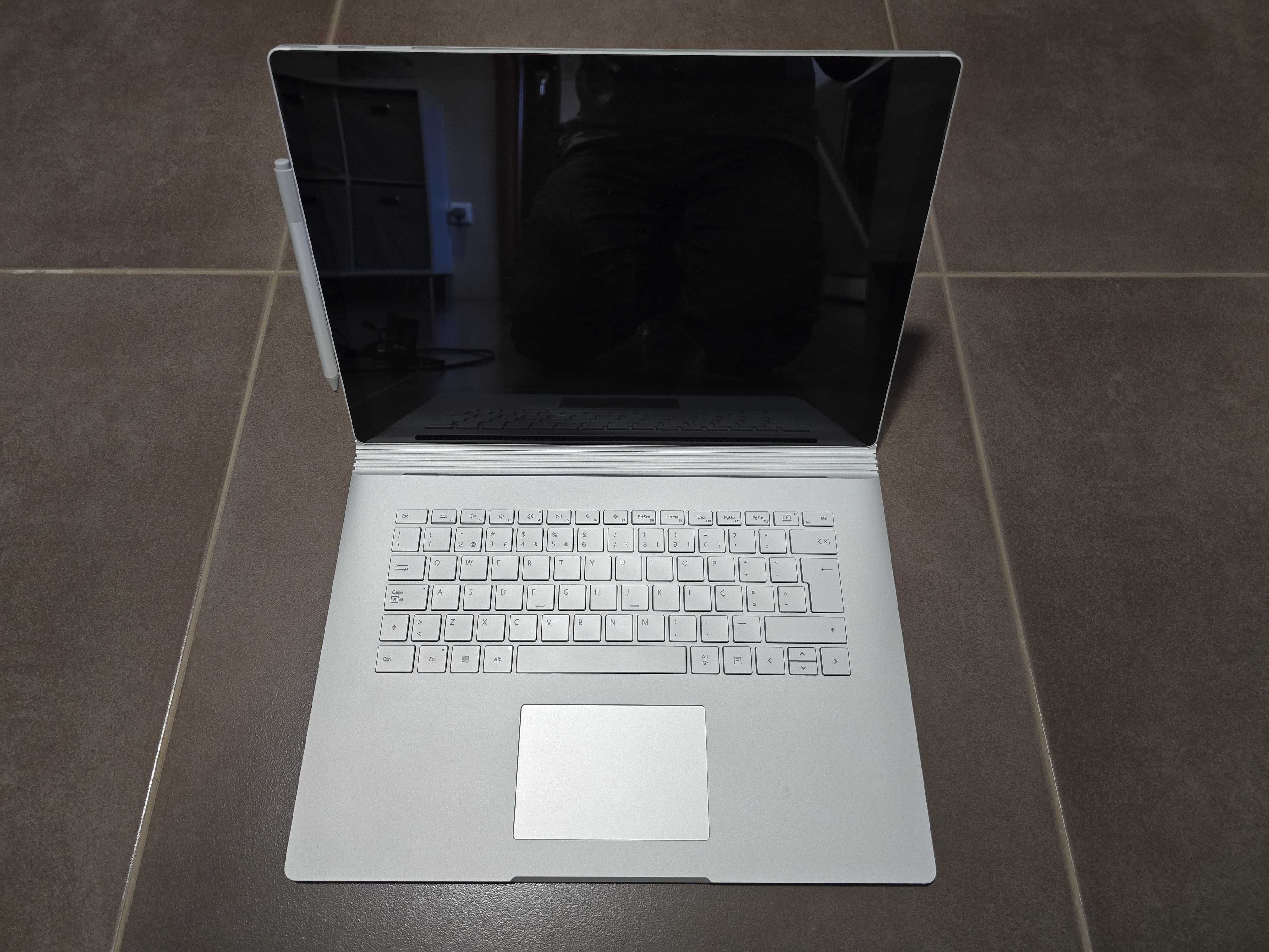 Microsoft Surface Book 3 15″ i7 32 GB RAM 512 GB SSD GTX 1660 Ti