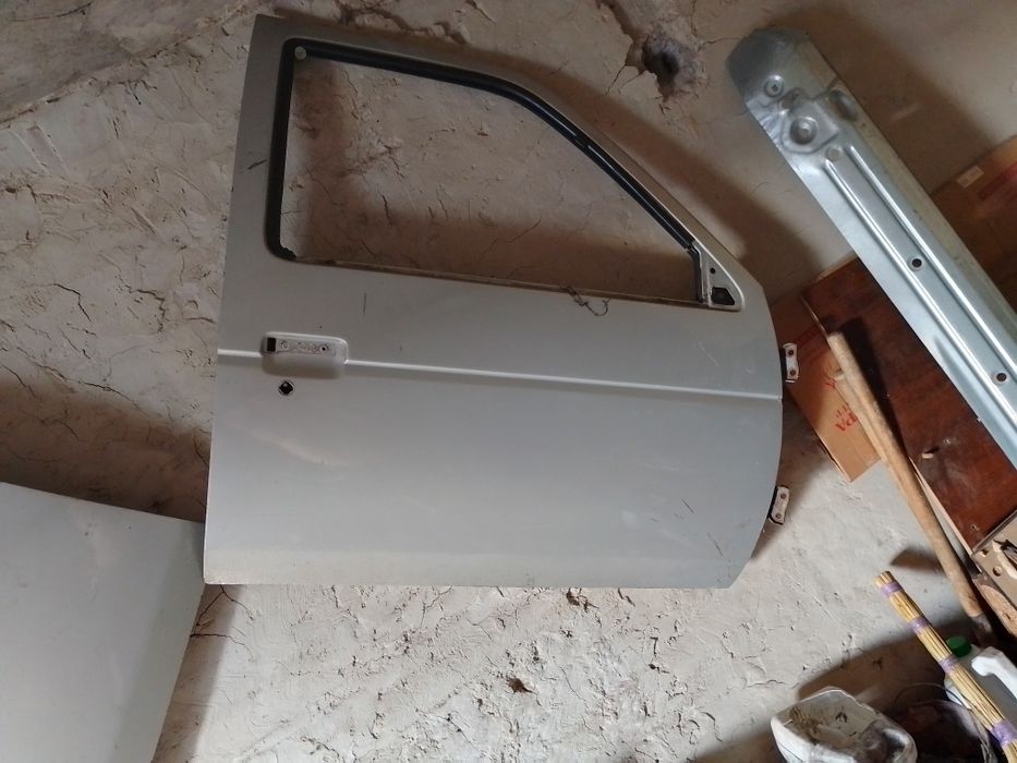 Дверь Ниссан Террано 1