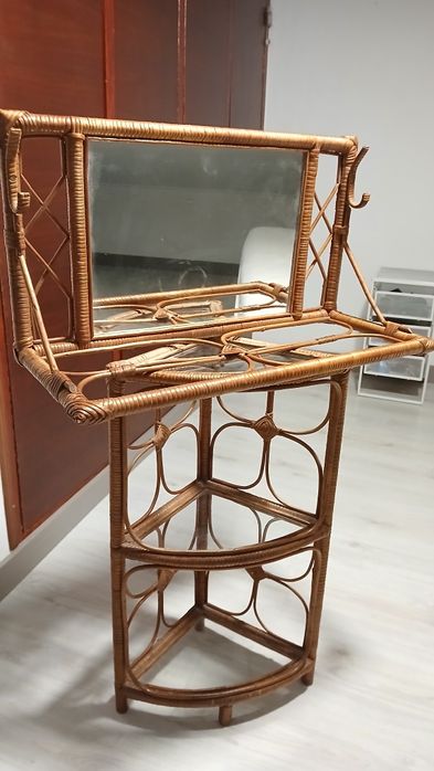 Conjunto decorativo antigo de vime (2 peças)