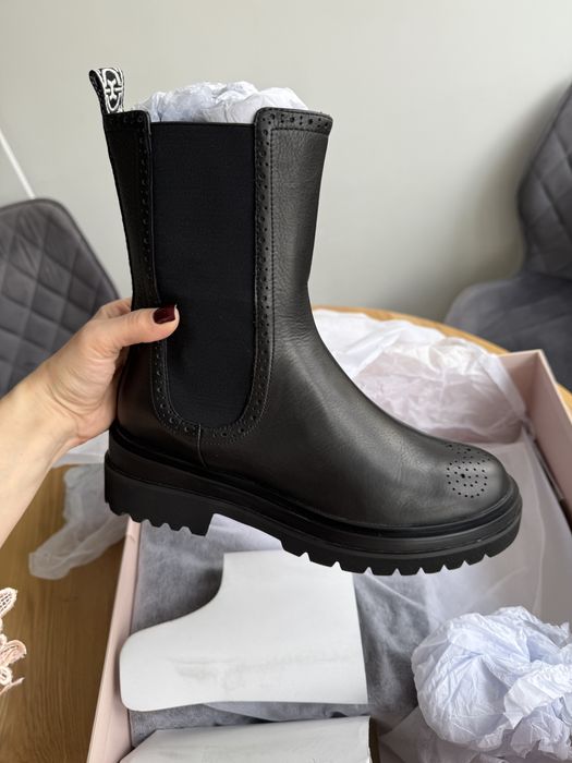 Coccinelle челсі 36р. нові