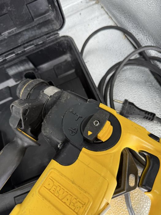 Перфоратор SDS-Plus DeWALT D25313  отбойник дрель