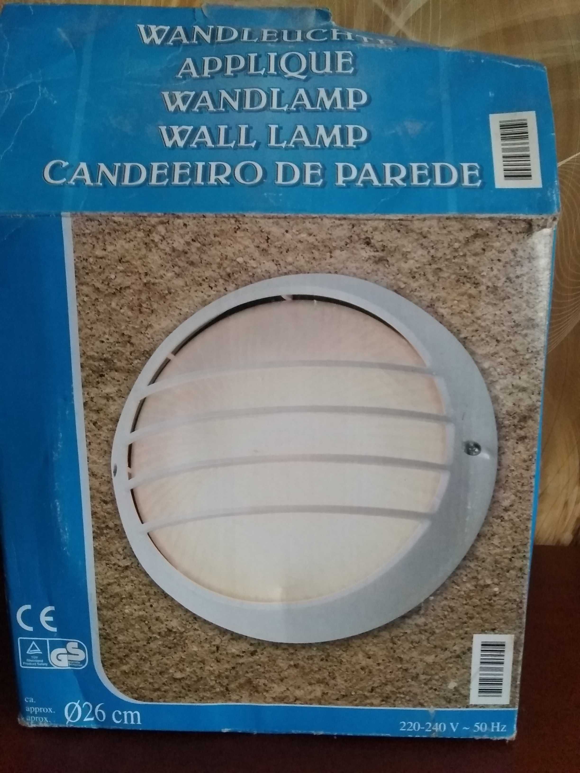 Lampa na zewnątrz na ścianę na sufit