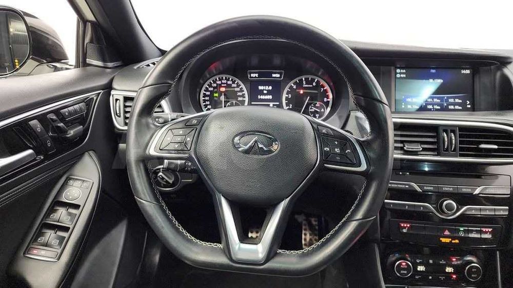 Infiniti Q30 2.0 Premium Sport