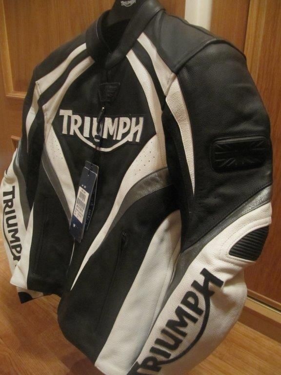 Blusão Triumph Cobra em pele "S" novo com etiqueta