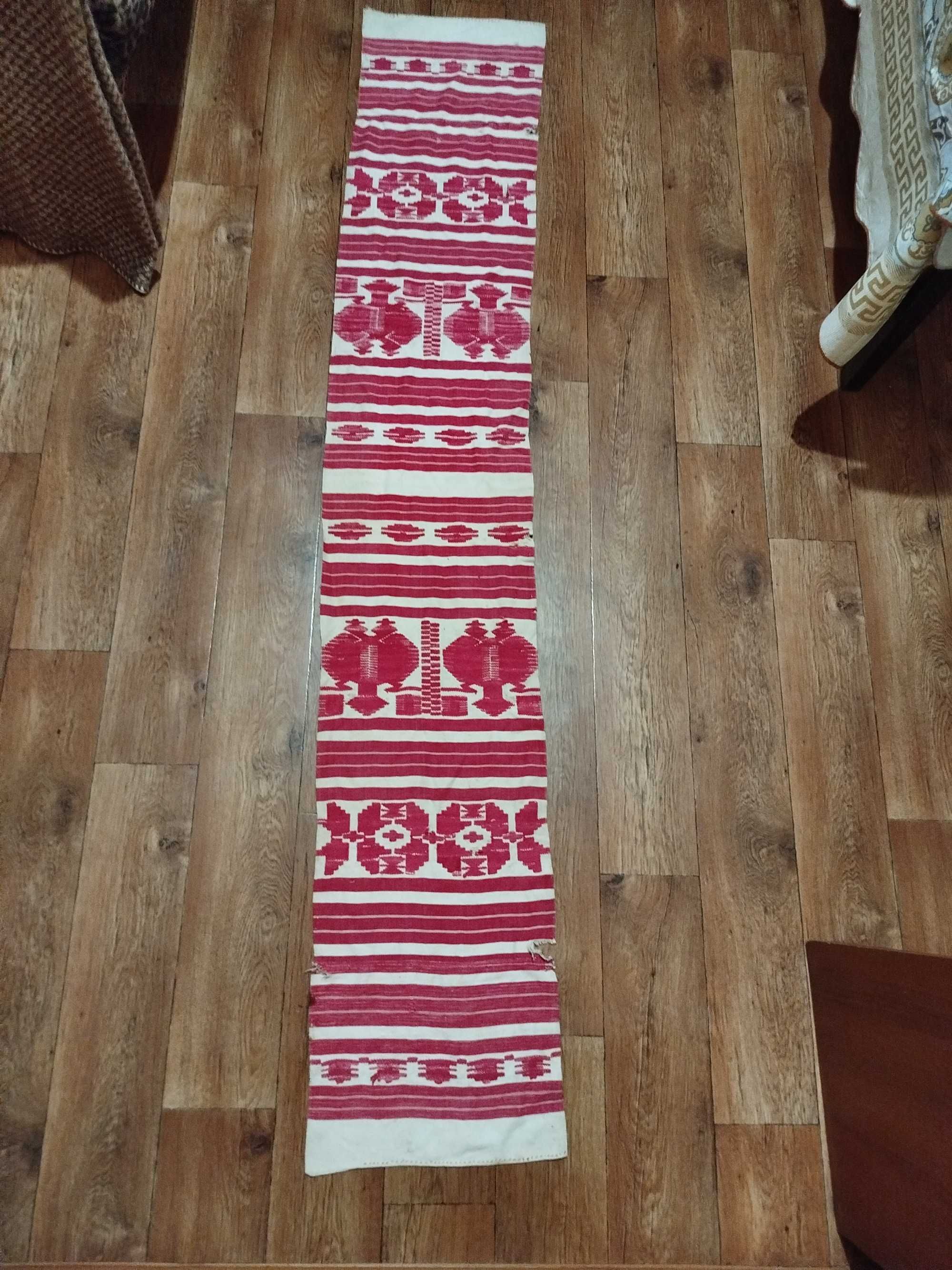 Вишиті хрестиком та гладдю рушники