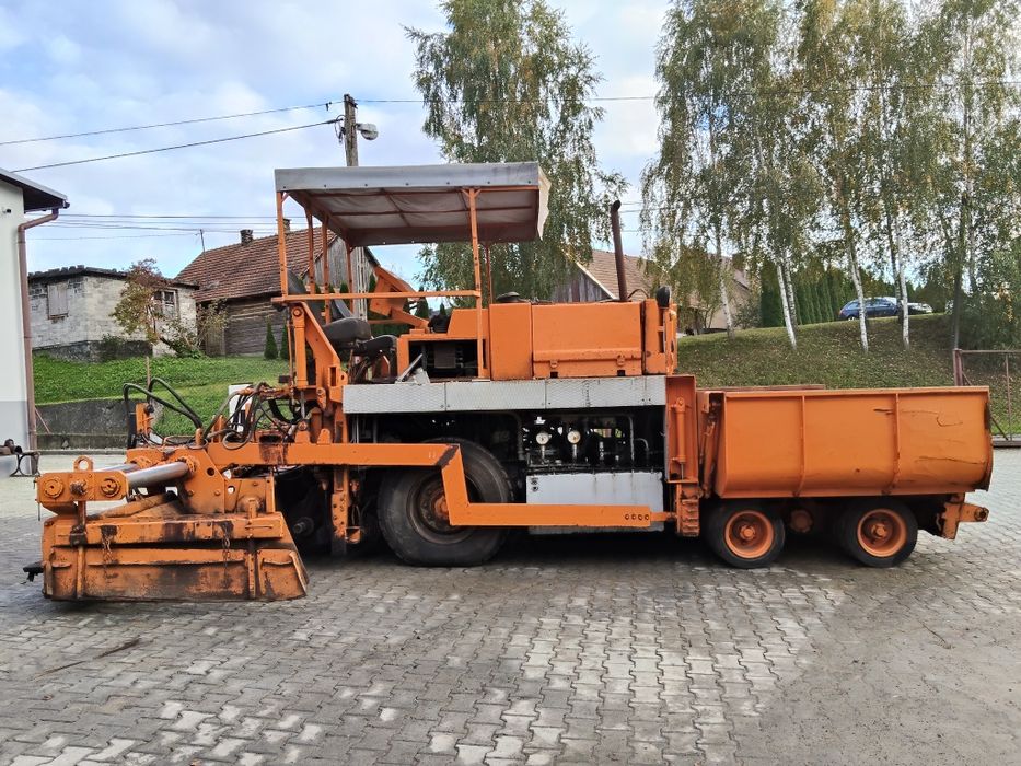 Rozściełacz kołowy do asfaltu