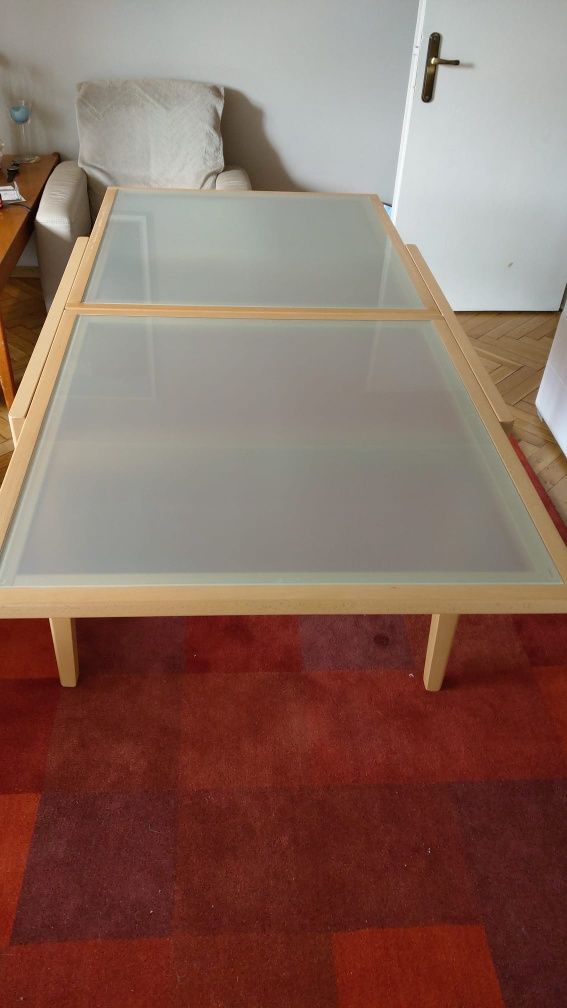 Stół rozkładany ze szklanym blatem