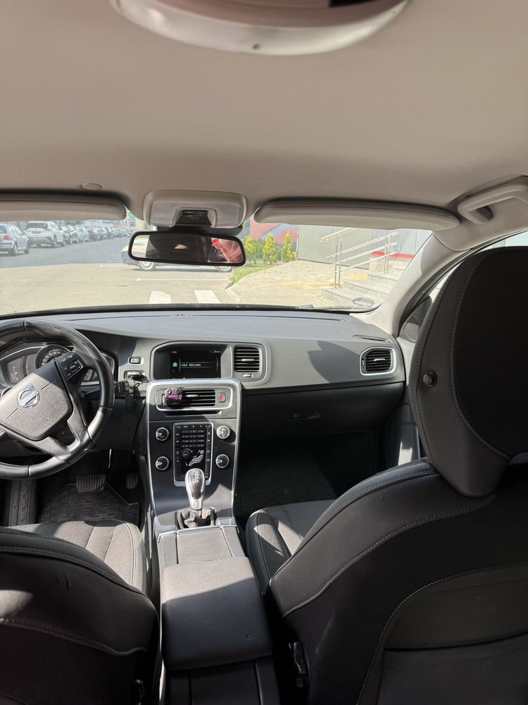 Продаю Volvo V60