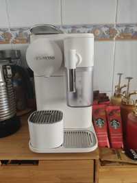 Máquina de Café DELONGHI Nespresso Lattissima One Evo EN510.W Branco