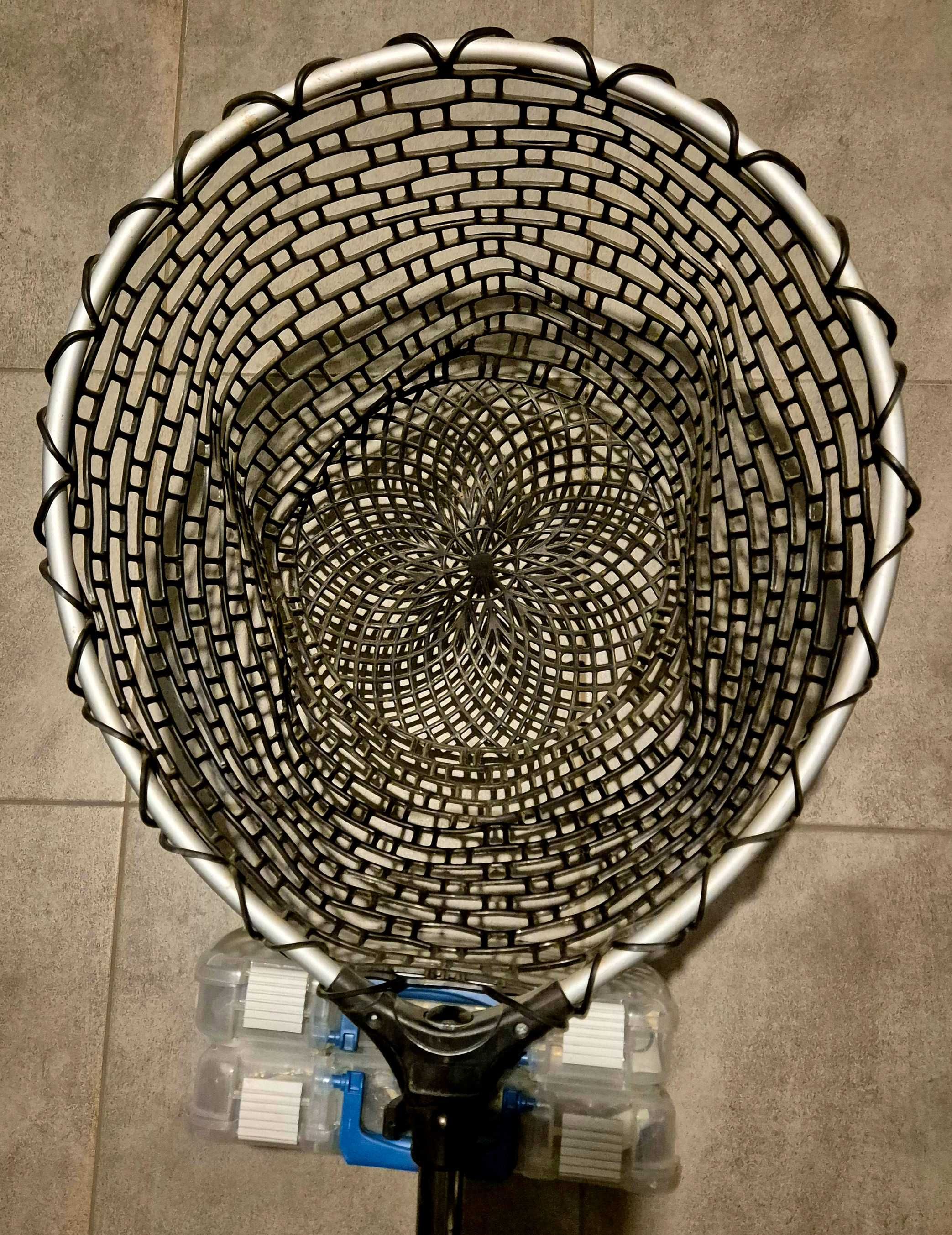 Z218 - Podbierak gumowy - 1m sztyca, siatka 47x42x40cm - używ stan bdb