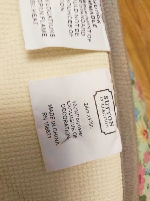 Мягкий бежевый коврик Sutton Collection