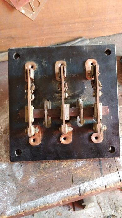 Розєднувач силовий