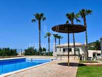 Excecional Moradia T5 com piscina, jardim e vista mar