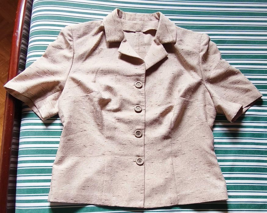 Blazer Manga Curta em bege com riscas - Tamanho 42