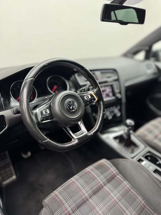 VOLKSWAGEN GOLF 7 GTI