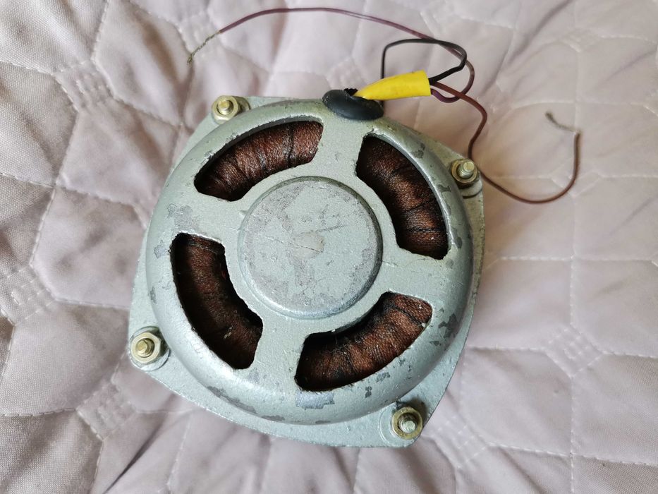 Silnik elektryczny marki "Iwi" motor 6W - "stara" produkcja