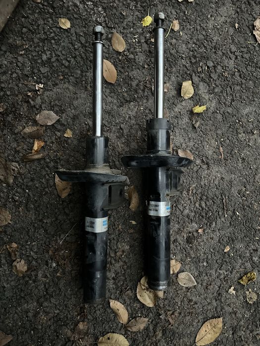 Передние амортизаторы Bilstein 22131607 Golf Octavia