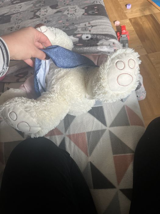 maskotka misiek mis dziewczynka  w ubranku