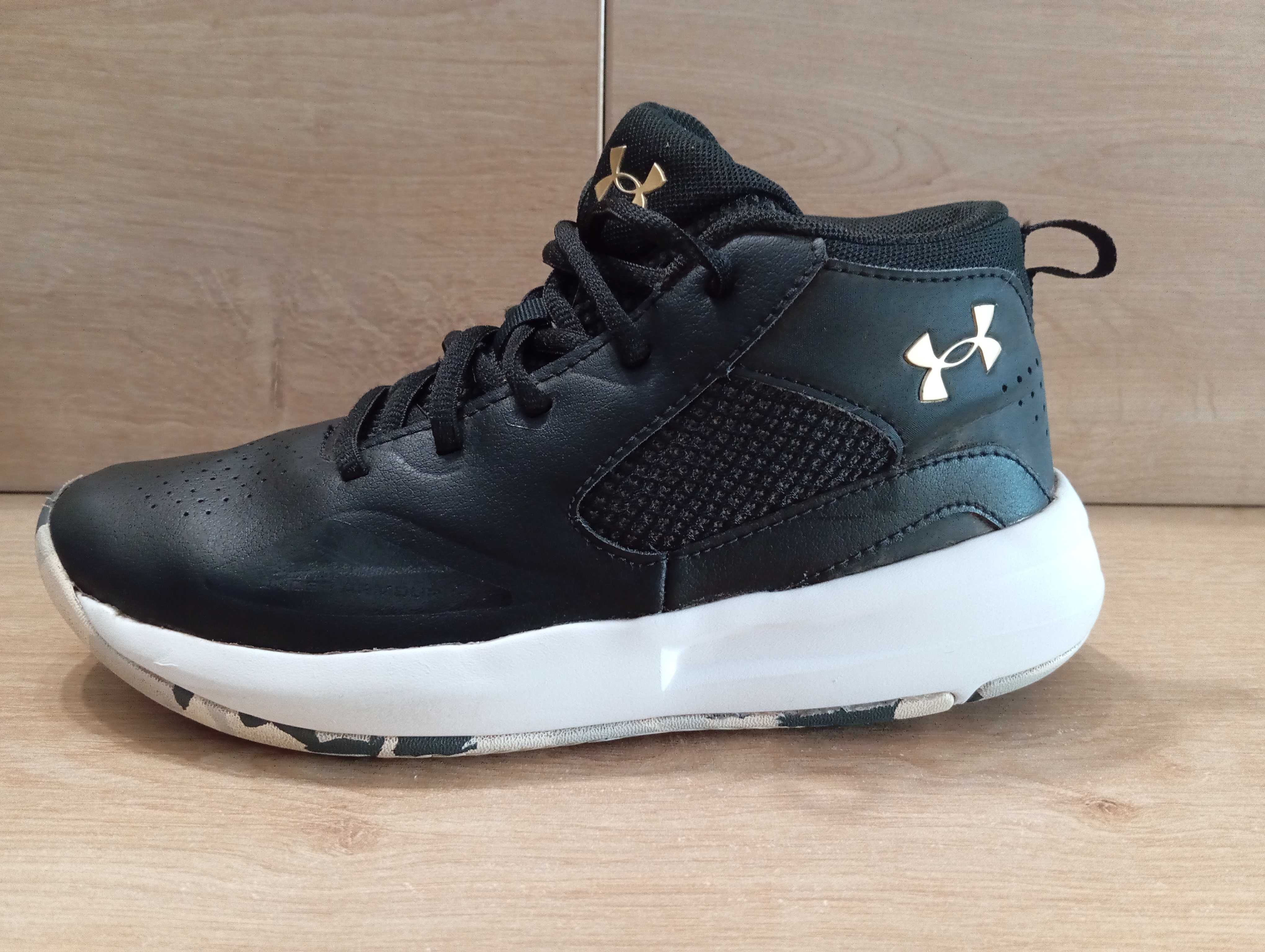 Buty UNDER ARMOUR – Ua Ps lockdown 5 Blk/Wht – czarne rozm. 35