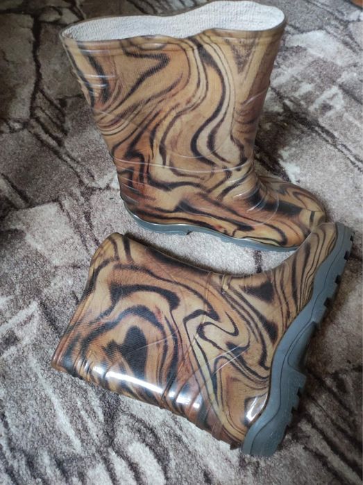 Резиновые сапоги 32размера