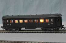 Carruagem de passageiros marca Schicht HO com iluminação interior