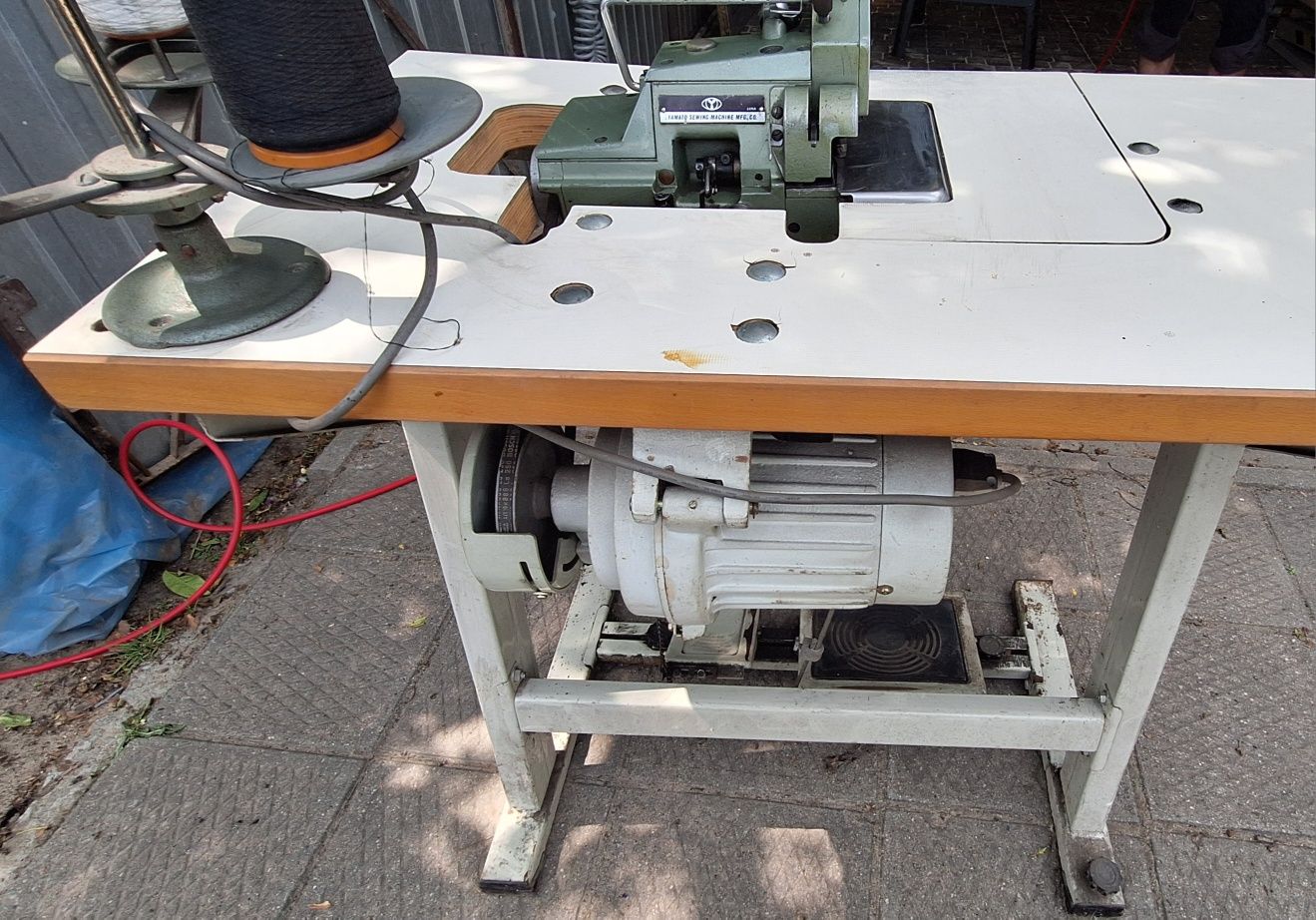 Sprawna maszyna overlock Yamoto