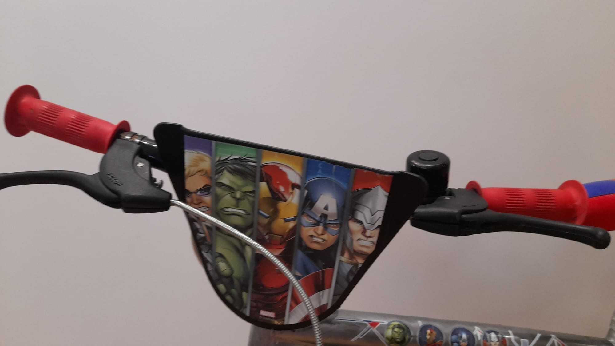 Oportunidade! Bicicleta Infantil Avengers aro 16 Oportunidade!