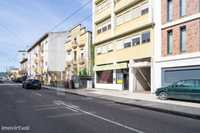 Espaço Comercial na Rua do Brasil (Coimbra) com Esplanada e Lugares de