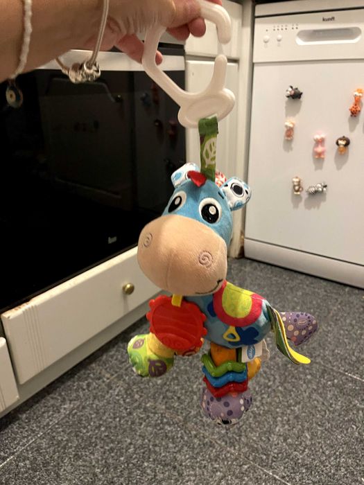 Brinquedo de Bebé para Carrinho – Peluche Sensorial com Mordedores