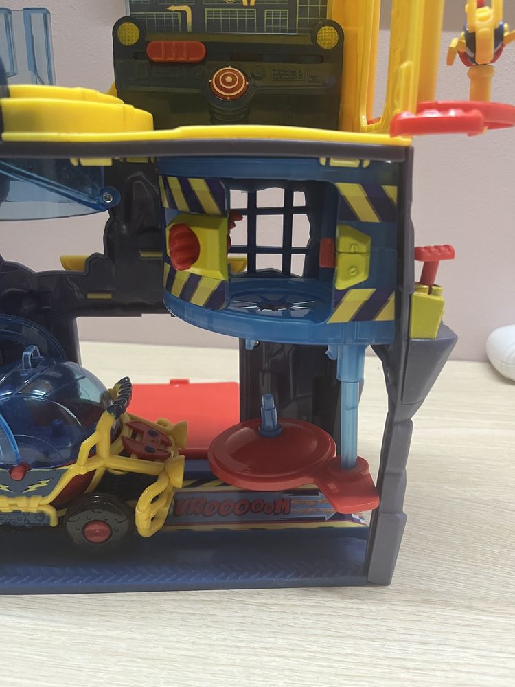 SuperZings seria 6 Heroes Headquarters