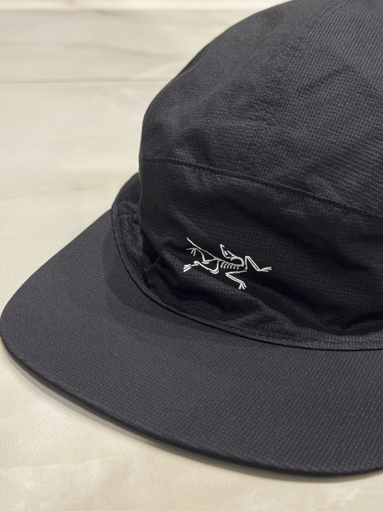 Кепка Arc'teryx Aerios 5 Panel Cap чорна оригінал оригинал