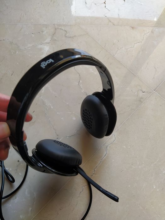 Auriculares Logitech reunião Skype zoom