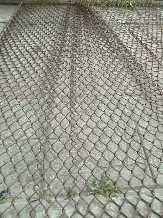 Сітка металева на огорожу/вольєр