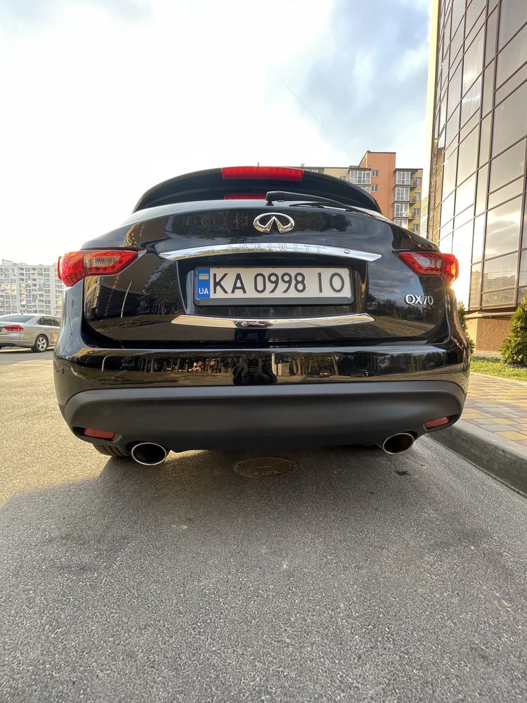 Продам Infinity QX70 2017