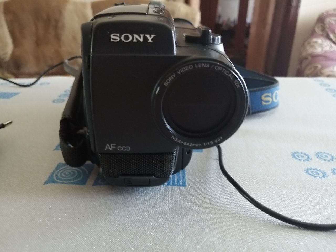 Видеокамера Sony Handycam CCD-TR64