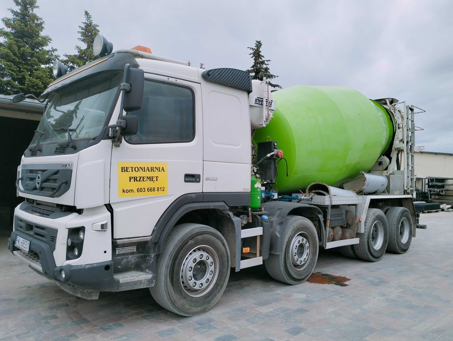 Betonomieszarka "gruszka" z rynną 9m!! VOLVO FMX 500  r. 2012 !