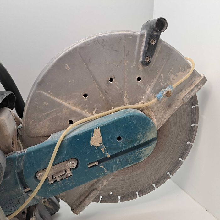 Uszkodzona piła spalinowa do betonu Makita EK8100 – 81cc / 5.1KM