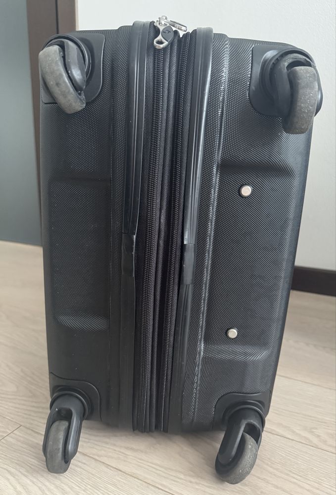 валіза Samsonite S M середня ручна поклажа чемодан полікарбонат