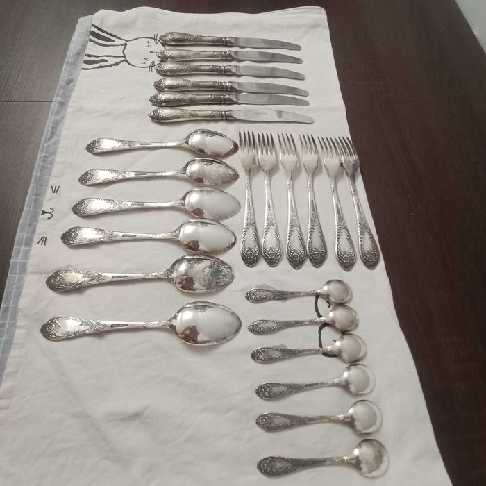 Zabytkowy komplet sztućców, 739""064""552