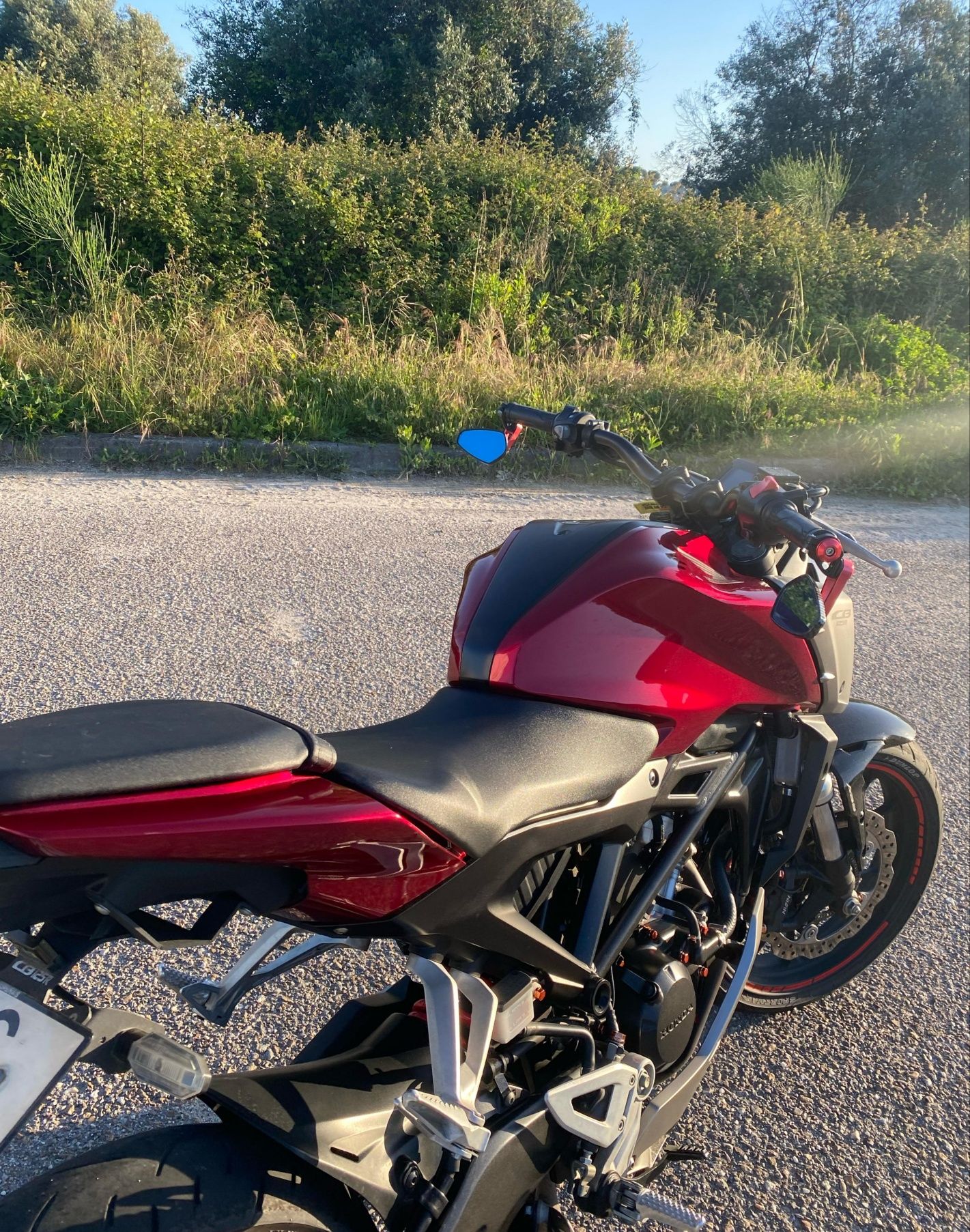Honda CB125R (full extras)/troca carro