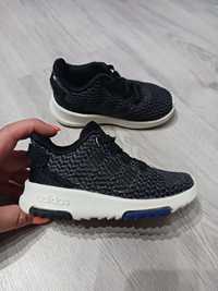 Adidasy adidas racer rozm. 21 (dł.wkł.wew. 13,5 cm)