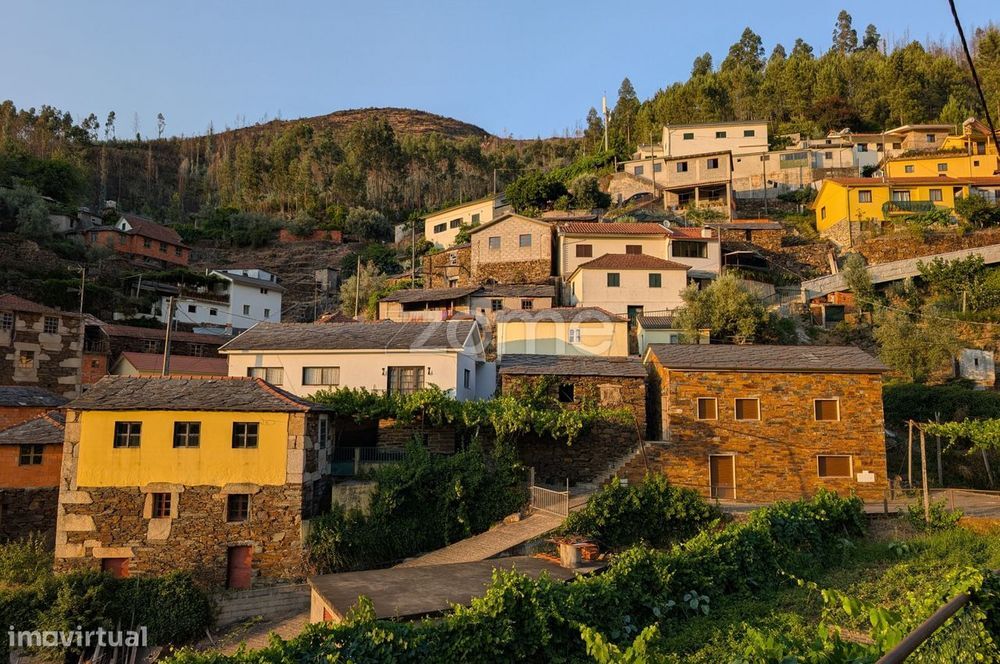 Casa Rústica em estilo Serrano Tradicional em Telhe, Arouca